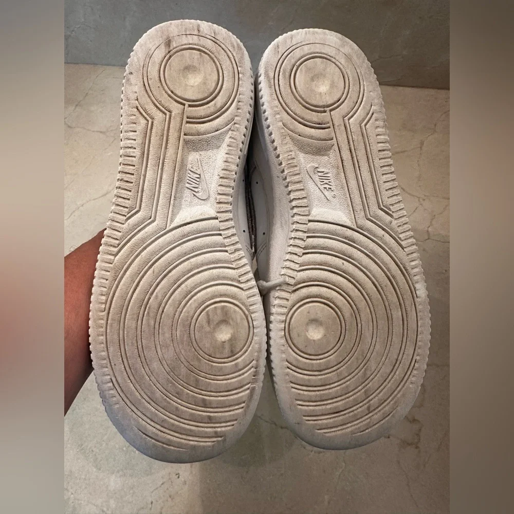 Nike Air Force 1 Big Kid size 3.5